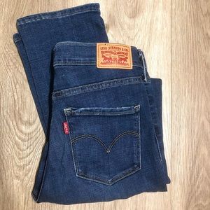 Levi Dark Wash Jeans